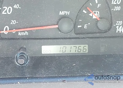 2002 Toyota Camry Le z USA, uszkodzony, nr VIN 4T1BE32K52U042634